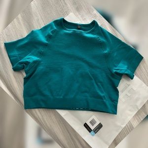 Alphalete Revival Crop Top